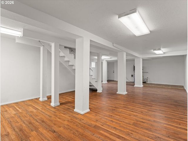 1108 W 14TH St, Vancouver, WA 98660