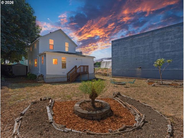 1108 W 14TH St, Vancouver, WA 98660