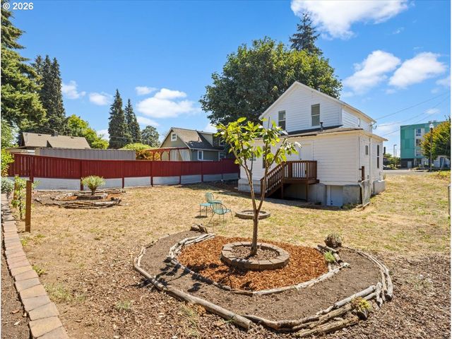 1108 W 14TH St, Vancouver, WA 98660