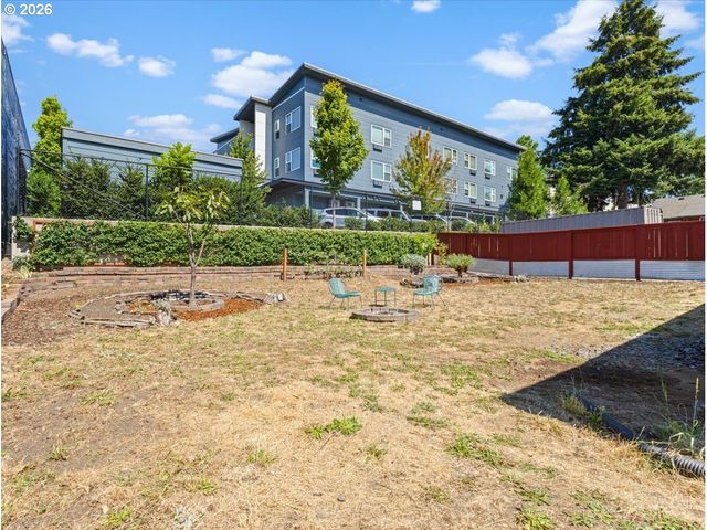 1108 W 14TH St, Vancouver, WA 98660