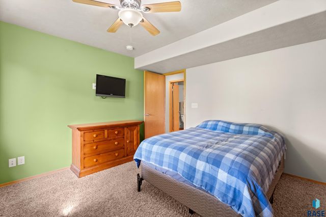 4301 W Kathleen St Street, Sioux Falls, SD 57107