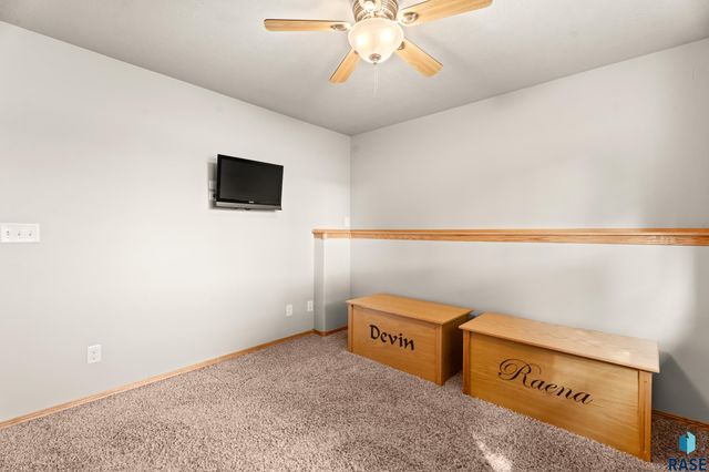 4301 W Kathleen St Street, Sioux Falls, SD 57107