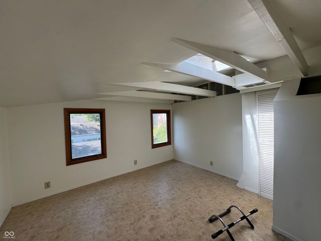 827 N Hawthorne Lane, Indianapolis, IN 46219