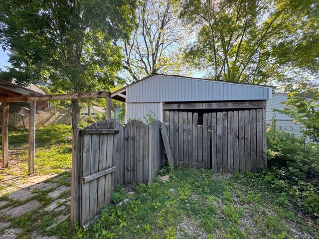 827 N Hawthorne Lane, Indianapolis, IN 46219
