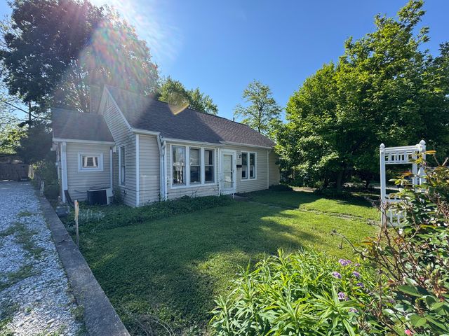 827 N Hawthorne Lane, Indianapolis, IN 46219