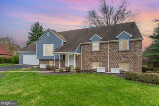 84 LAKE VIEW DR, Gettysburg, PA 17325