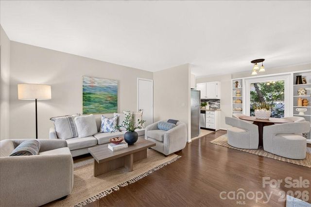 430 Queens Road 122, Charlotte, NC 28207