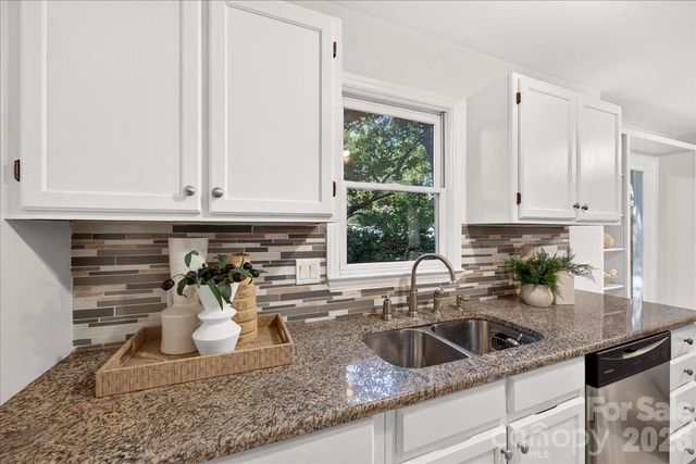 430 Queens Road 122, Charlotte, NC 28207