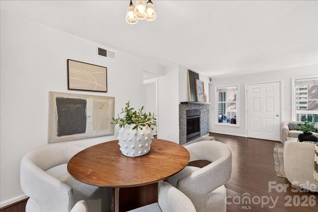 430 Queens Road 122, Charlotte, NC 28207