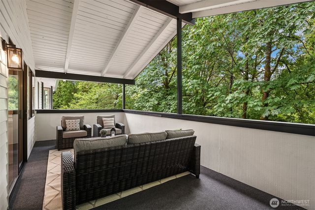 18311 NE 105th Court, Redmond, WA 98052
