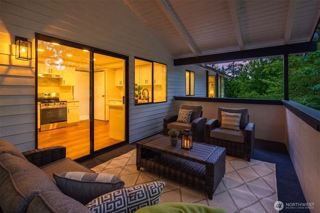 18311 NE 105th Court, Redmond, WA 98052