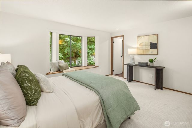 18311 NE 105th Court, Redmond, WA 98052