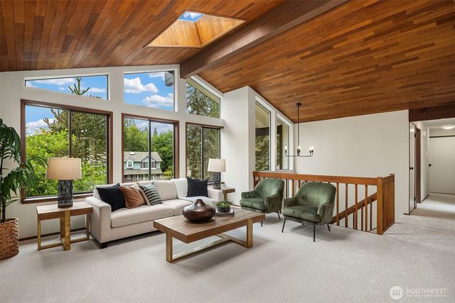 18311 NE 105th Court, Redmond, WA 98052