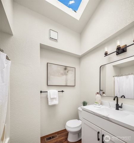 18311 NE 105th Court, Redmond, WA 98052