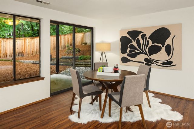18311 NE 105th Court, Redmond, WA 98052