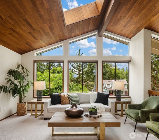 18311 NE 105th Court, Redmond, WA 98052
