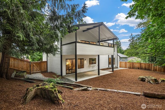 18311 NE 105th Court, Redmond, WA 98052