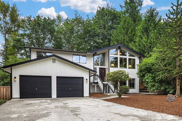 18311 NE 105th Court, Redmond, WA 98052