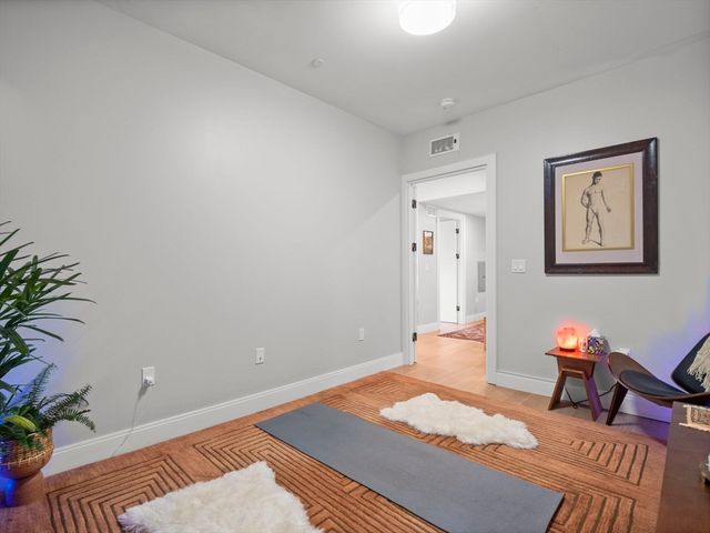 9 Central St 206, Somerville, MA 02143