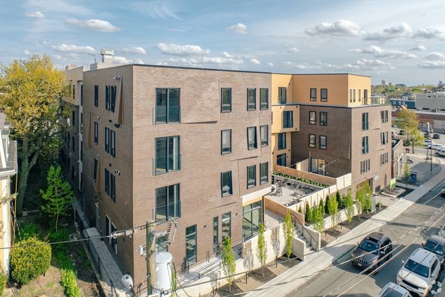 9 Central St 206, Somerville, MA 02143