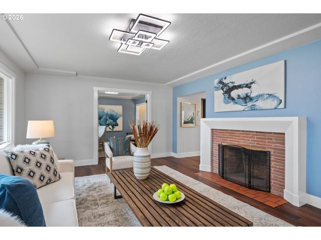 1025 Nw WALLULA Ave, Gresham, OR 97030