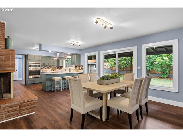 1025 Nw WALLULA Ave, Gresham, OR 97030