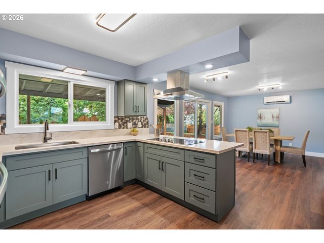 1025 Nw WALLULA Ave, Gresham, OR 97030