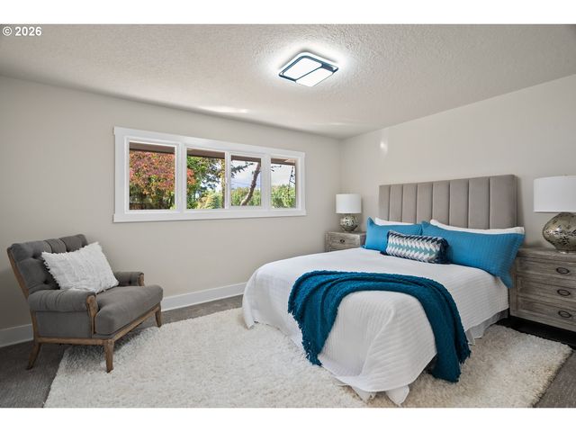 1025 Nw WALLULA Ave, Gresham, OR 97030