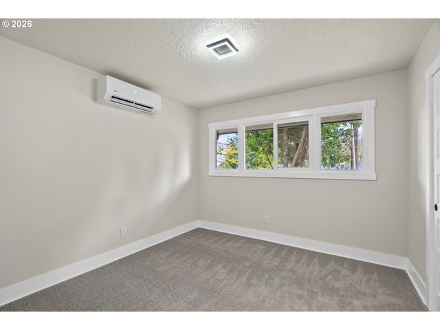 1025 Nw WALLULA Ave, Gresham, OR 97030