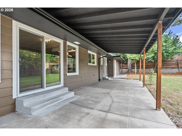 1025 Nw WALLULA Ave, Gresham, OR 97030