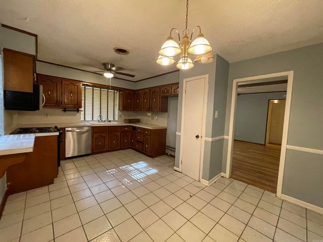 3000 Stephanie Dr, Little Rock, AR 72206