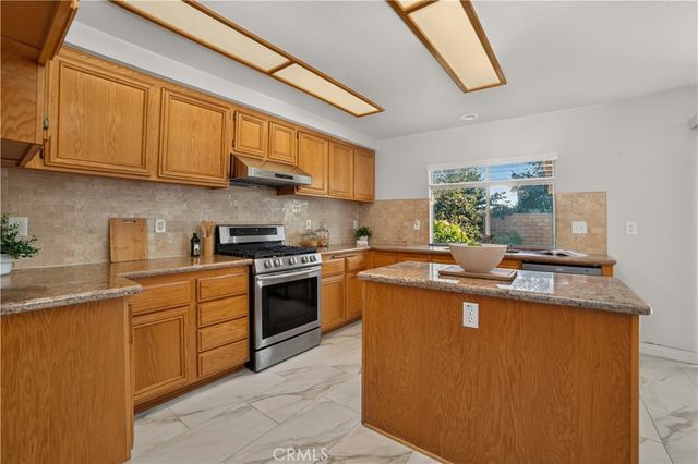 580 E Hazeltine, Ontario, CA 91761
