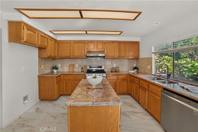 580 E Hazeltine, Ontario, CA 91761