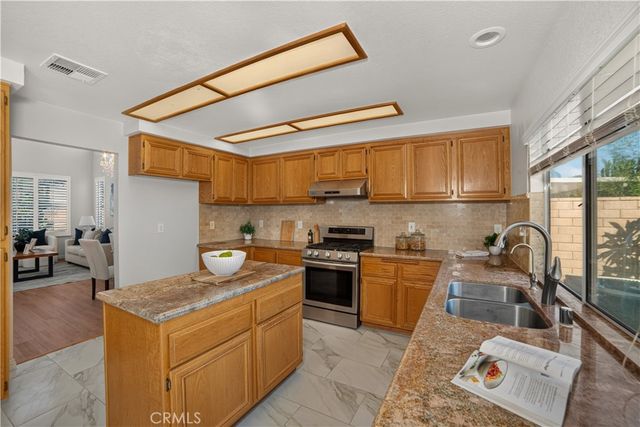 580 E Hazeltine, Ontario, CA 91761
