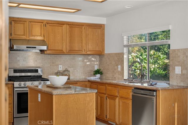 580 E Hazeltine, Ontario, CA 91761