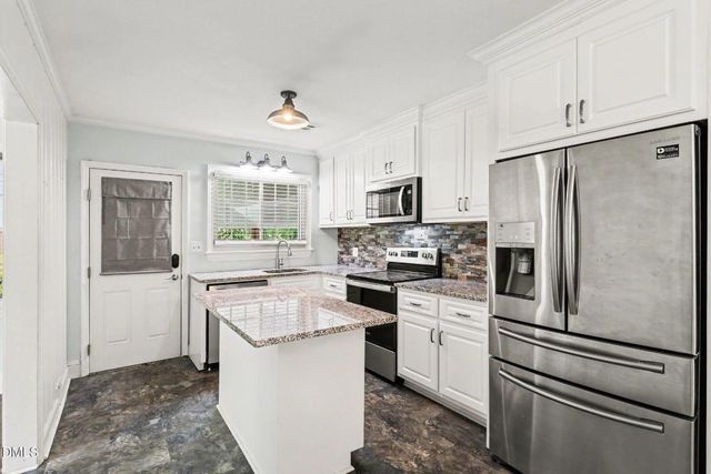 905 S Vermont Street, Smithfield, NC 27577