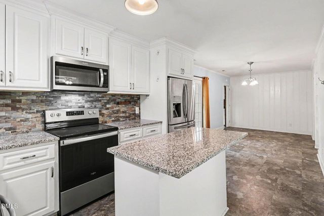 905 S Vermont Street, Smithfield, NC 27577