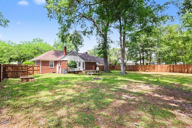 905 S Vermont Street, Smithfield, NC 27577