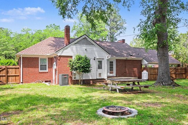 905 S Vermont Street, Smithfield, NC 27577