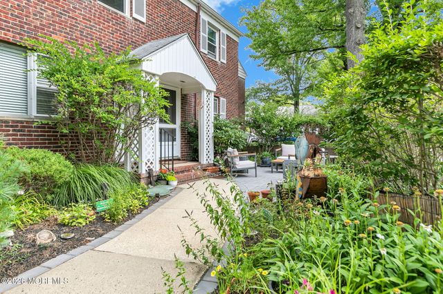160 Manor Drive, Red Bank, NJ 07701