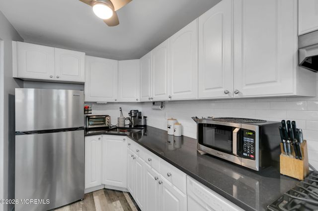 160 Manor Drive, Red Bank, NJ 07701