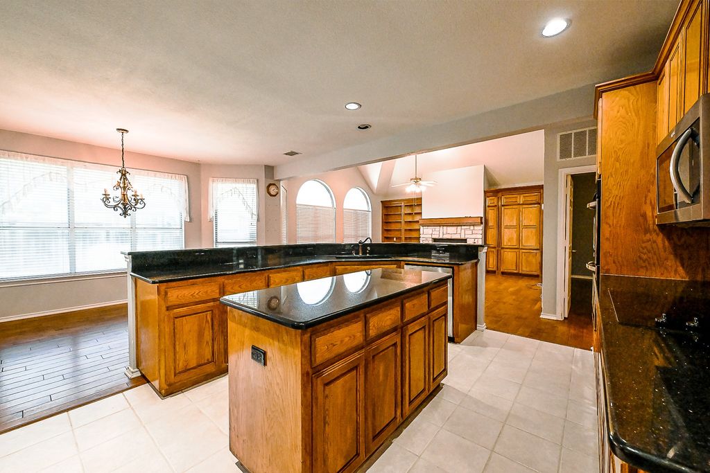 2389 Briarhill Boulevard, Highland Village, TX 75077 — photo 3