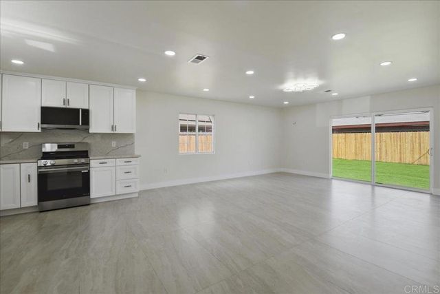 355 S 1st Street, El Cajon, CA 92019