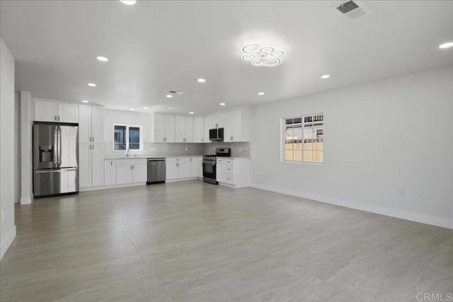 355 S 1st Street, El Cajon, CA 92019
