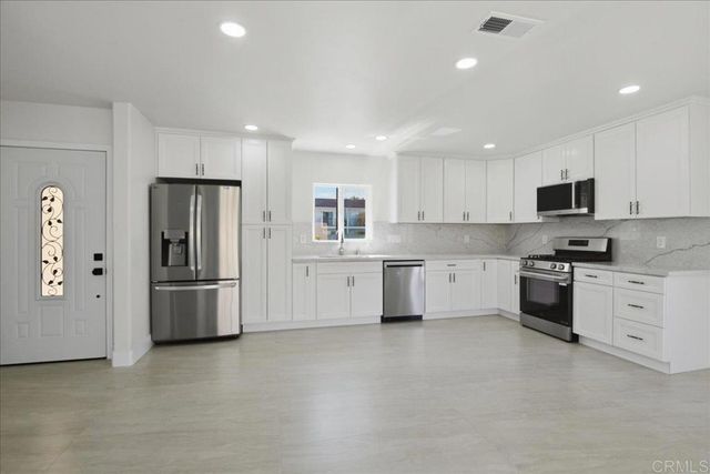 355 S 1st Street, El Cajon, CA 92019