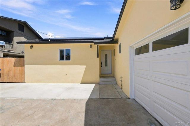355 S 1st Street, El Cajon, CA 92019