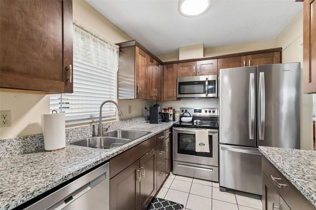 1904 CANTERBURY LANE 5, Sun City Center, FL 33573