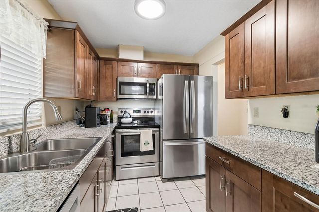1904 CANTERBURY LANE 5, Sun City Center, FL 33573