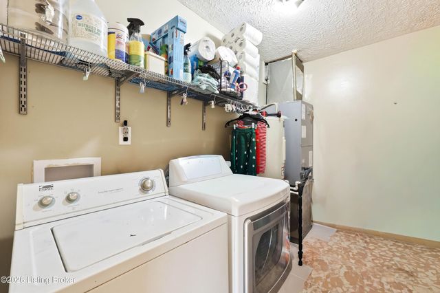 370 Concord Dr, Mt Washington, KY 40047