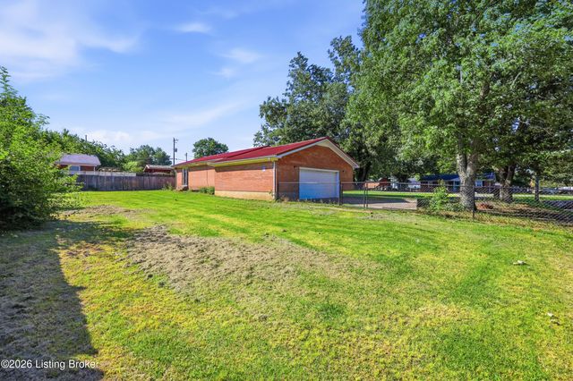 370 Concord Dr, Mt Washington, KY 40047